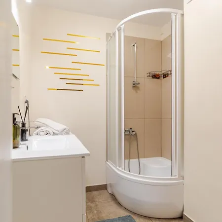 Apartman Varsovian Chic - Stylish 2br In Center With Balcony & Views Varsó