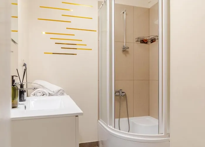 Апартаменты Varsovian Chic - Stylish 2br In Center With Balcony & Views Варшава