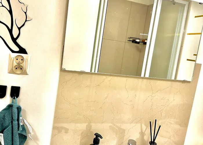 Апартаменты Varsovian Chic - Stylish 2br In Center With Balcony & Views Варшава