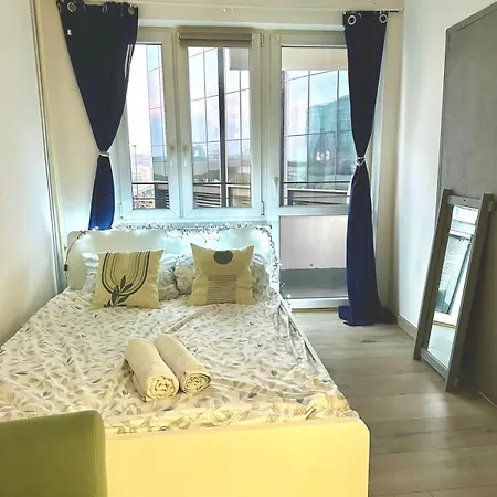 Varsovian Chic - Stylish 2br In Center With Balcony & Views Warsaw